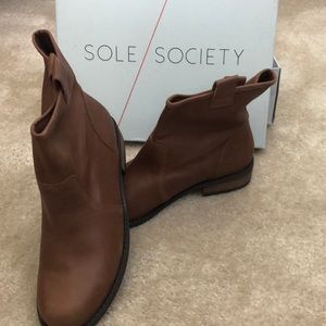 Cognac leather booties